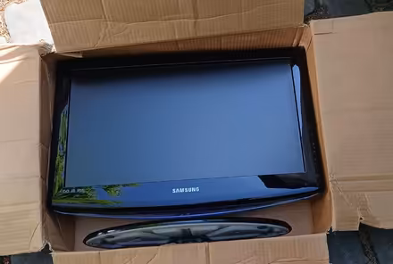 Photo of free tv samsung (Neston CH64) #1