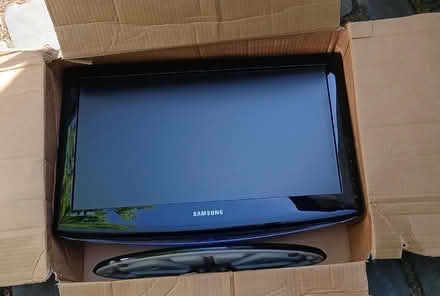 Photo of free tv 19 " (Neston CH64) #1