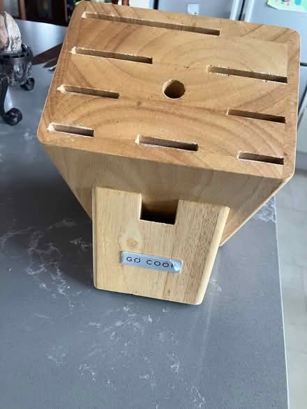Photo of free Knife block (Coulsdon, nr, train station) #3