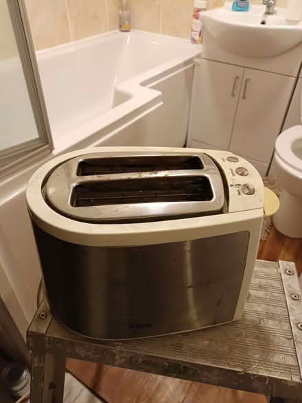 Photo of free Electric toaster. (Merton Park SM4) #1