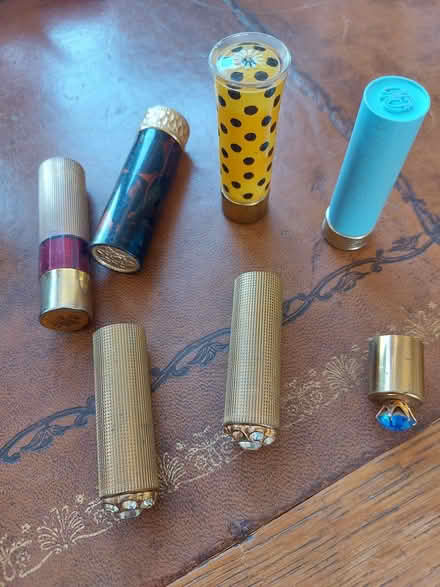 Photo of free lipsticks and cases (Highwood CM1) #1