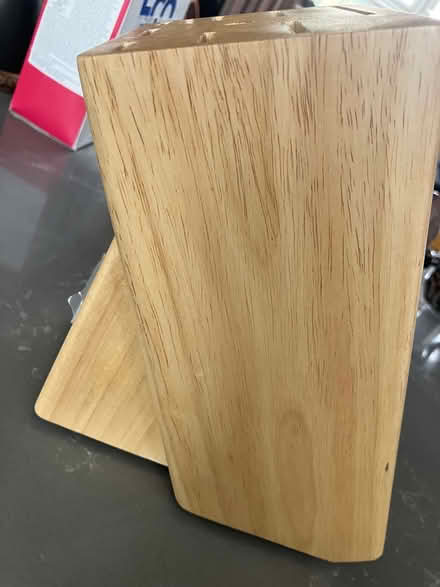 Photo of free Knife block (Coulsdon, nr, train station) #1