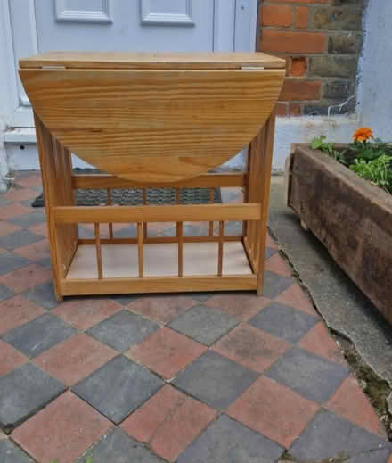 Photo of free Drop leaf side table (London N17) #3