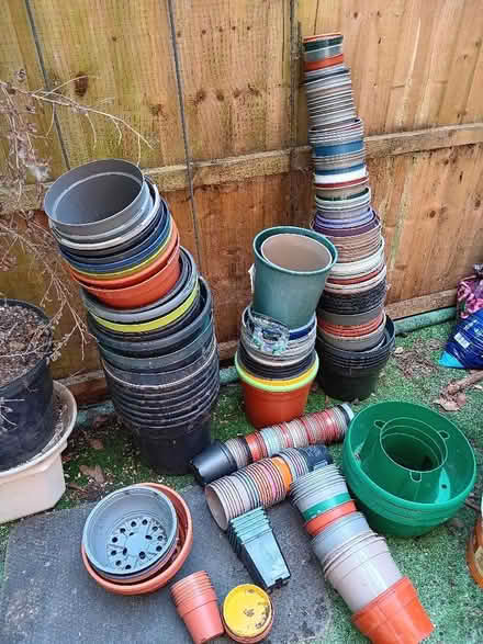 Photo of free Lots of various sized flower pots (Fords Farm RG30) #1