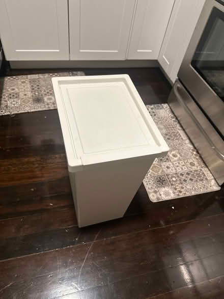 Photo of free Trash can (Alameda) #1