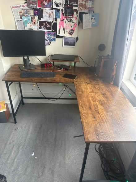 Photo of free L shaped desk (without devices) (Turnpike Lane, N8) #1