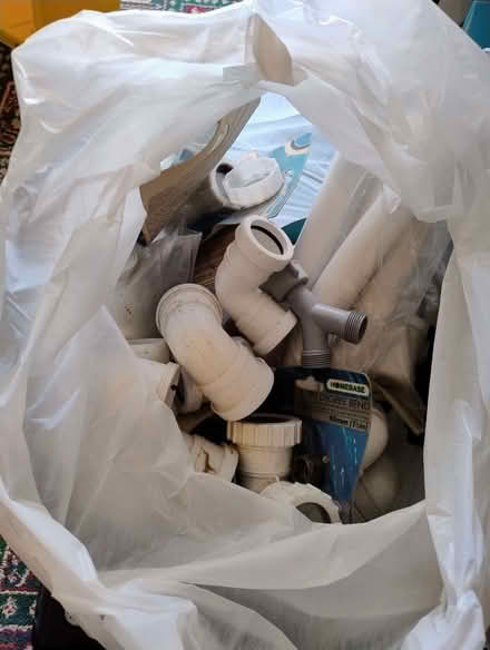 Photo of free plumbing bits (Meole Brace SY3) #1