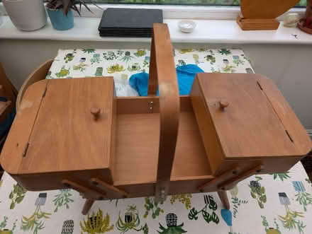 Photo of free Vintage sewing box (Saltney Ferry CH4) #3
