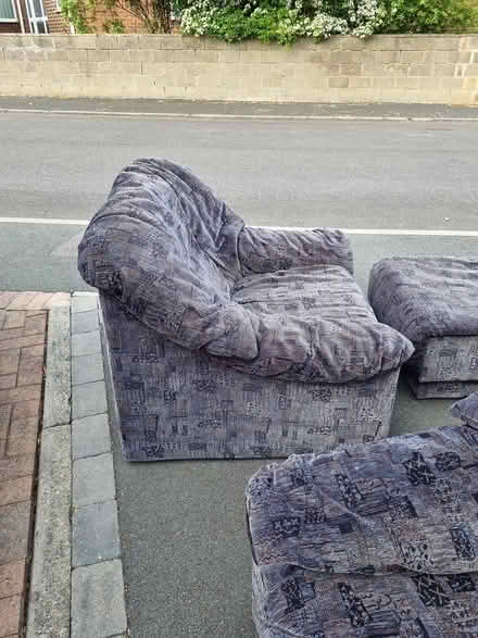 Photo of free 3 seater 1 seater and pouffe (DE21) #2