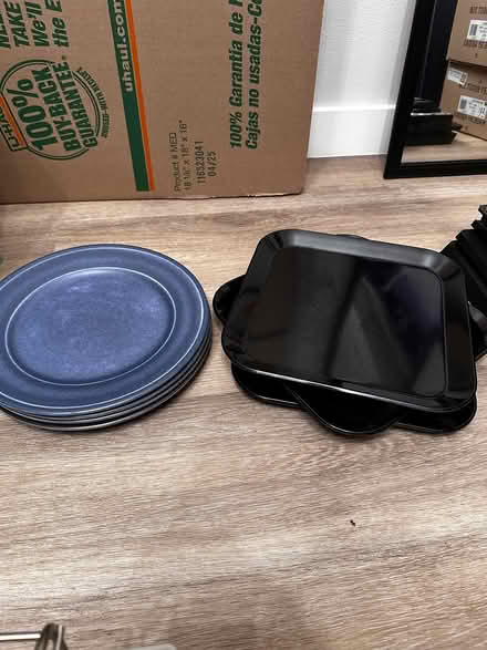 Photo of free Set of 7 Plastic Plates (Redondo Beach) #1