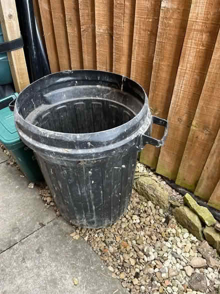 Photo of free Dustbin (Chargrove GL53) #1