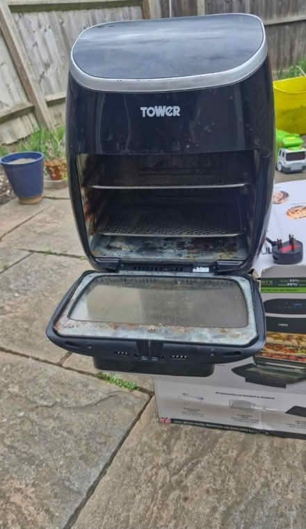 Photo of free Tower Airfryer only for parts (London N17) #1