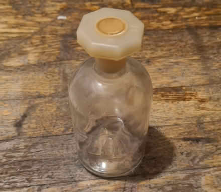 Photo of free chemistry acid bottles (CR0) #4