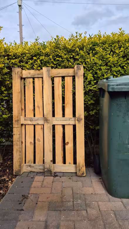 Photo of free Wooden pallet (Kidlington OX5) #1