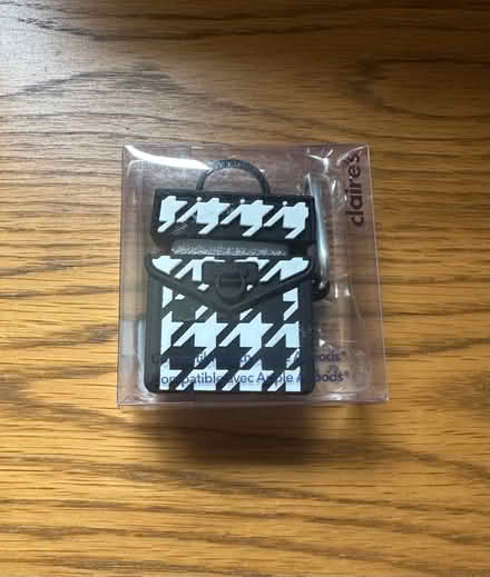 Photo of free Claire’s Accessories Aipods Case (Hemel Hempstead, HP2 area) #2