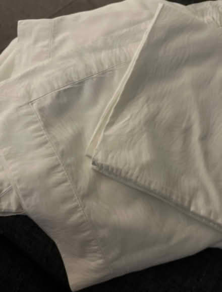 Photo of free Double bed duvet cover with 4 pillows. (Cambusbarron FK7) #1