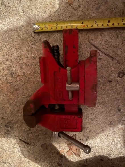 Photo of free Small red Eron 75 N630 workshop vice 12x20cm approx. (Abbotswood GL3) #2