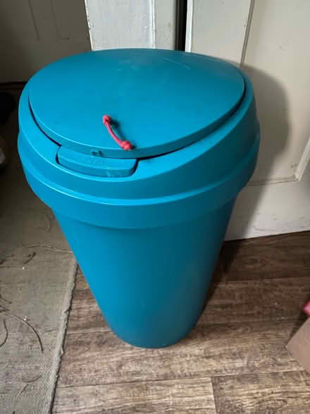 Photo of free Kitchen bin (Beaumont LA1) #1