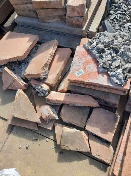Photo of free Red slabs 29x 29 x 3 cm (Glenrothes KY7) #4