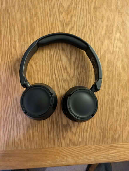 Photo of free Small Bluetooth Headphones (Irthlingborough NN9) #1