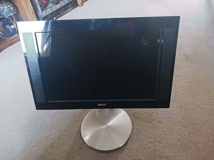 Photo of free ISUS monitor 19" screen (Ellesmere Port CH65) #1