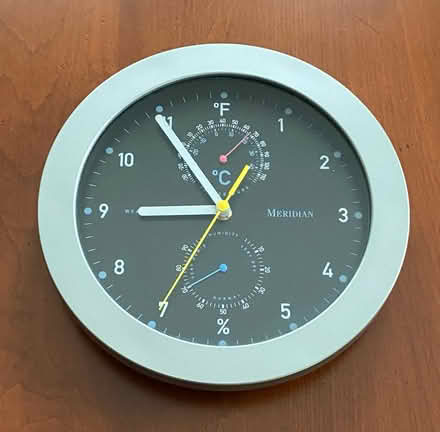 Photo of free Wall clock (Nr Fresh Pond & Mt Auburn Cem.) #1