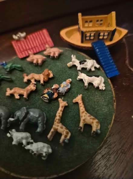 Photo of Toys (NG4) #1