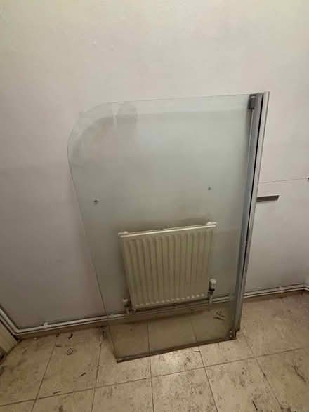 Photo of free Glass Bath Screen (Kilburn) #1