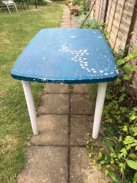 Photo of free Garden table (Tilehurst RG30) #1