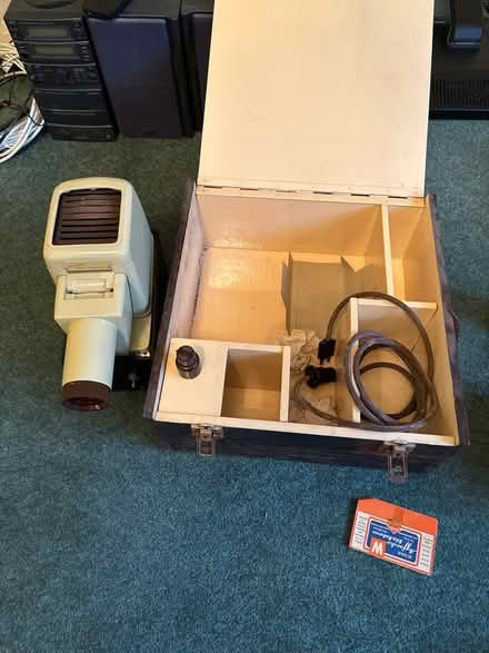 Photo of free Slide projector (The Hythe CM9) #2