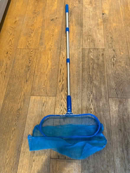 Photo of free pool cleaning net (Peppard Common RG9) #2