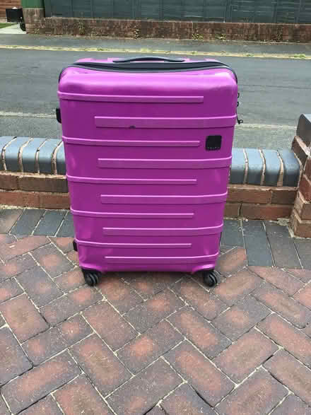 Photo of free Large suitcase (Kingswinford DY6) #1