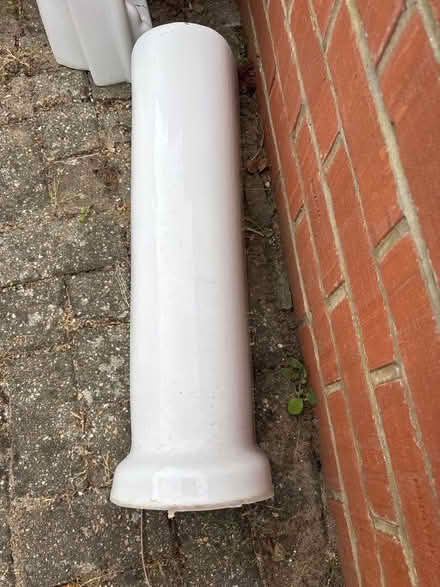 Photo of free Pedestal (Norbury CR7) #1
