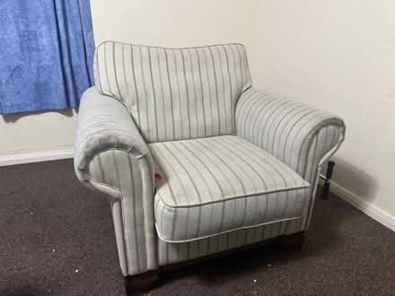 Photo of free Single seater sofa (Ware SG12) #2