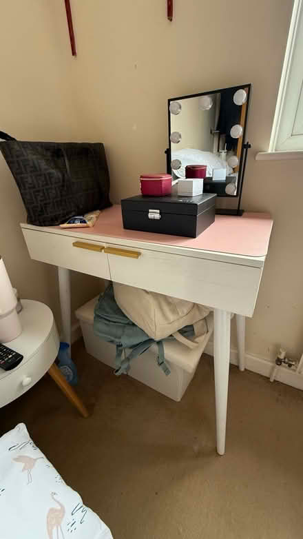 Photo of free Dressing table (W12) #1