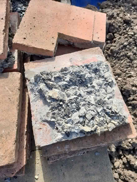 Photo of free Red slabs 29x 29 x 3 cm (Glenrothes KY7) #2