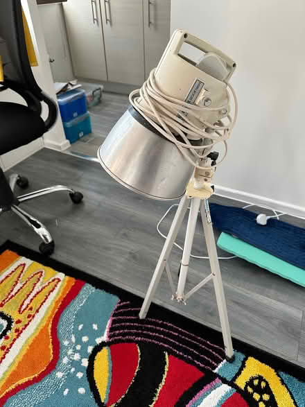 Photo of free photography lamp and camera tripod (Abingdon OX14) #1
