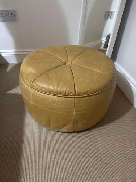 Photo of free Pouffe (Merton SW19) #1