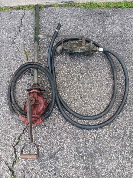 Photo of free High vacuum hand pumps/Barrel pump (City of Chelsea) #1