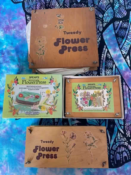 Photo of free Flower presses (Combe Down) #1