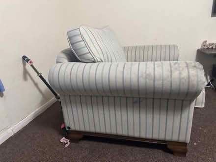 Photo of free Single seater sofa (Ware SG12) #1