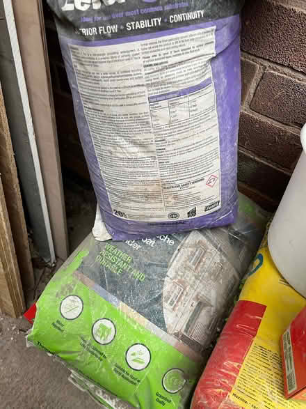 Photo of free One bag of self levelling compound (Arnold NG5) #1
