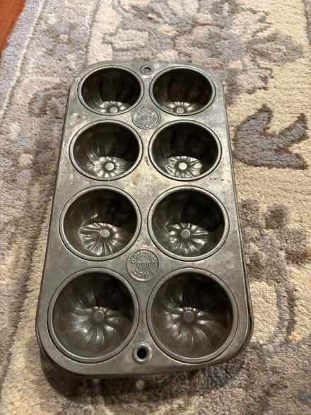 Photo of free Muffin pan (putnam valley) #1