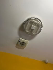 Photo of free Bathroom (or hallway) lights, round, fluorescent (N1) #1