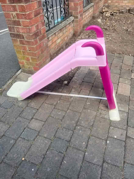 Photo of free Small kid slide pink (SS15) #1