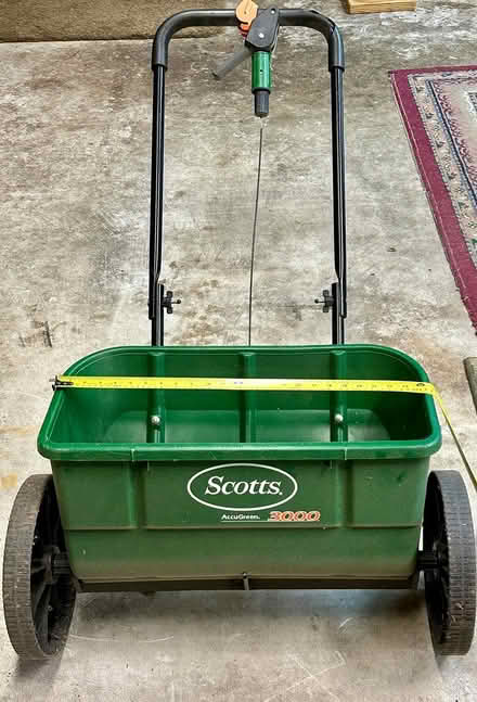 Photo of free Used AccuGreen Fertilizer Spreader (Lake Linganore, New Market) #1