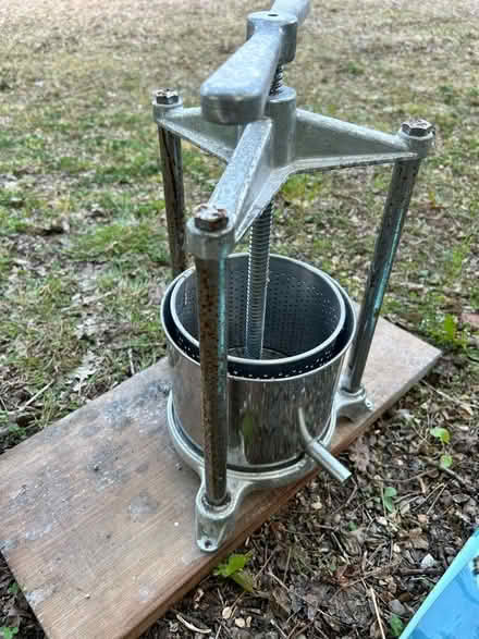 Photo of free Apple press (Hildenborough TN11) #1