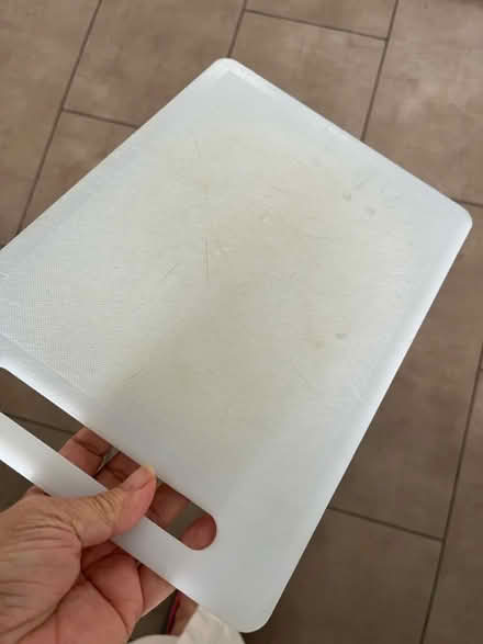 Photo of free 11.5” Plastic cutting board (Orléans) #1