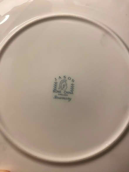 Photo of free Pretty white and pink plate (BT9) #2