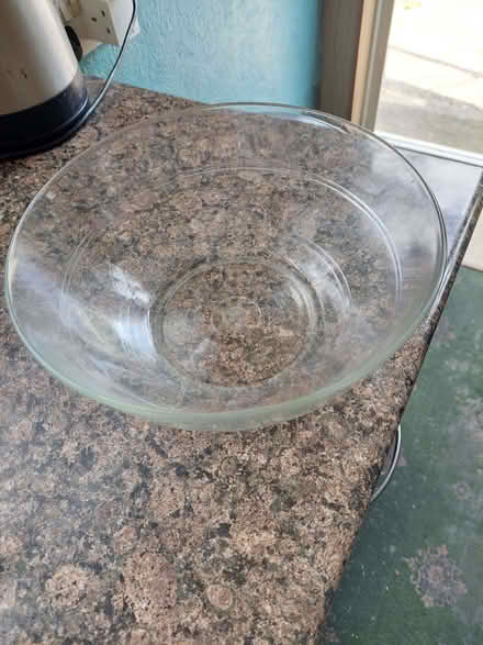 Photo of free Medium mixing bowl (Little Heath RM6) #2